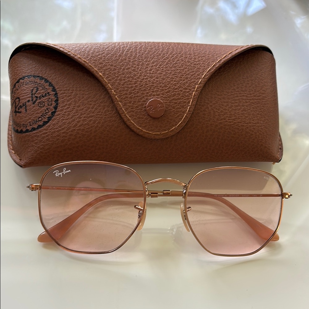 Ray-Ban Gold Aviator Sunglasses